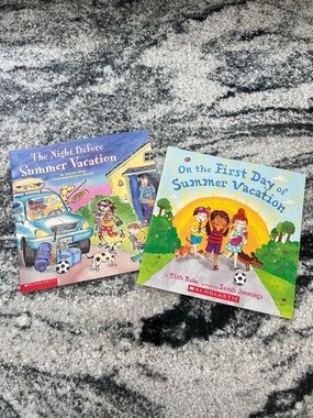 Scholastic Summer Vacation Picture Book Duo - Blue, Yellow, Green